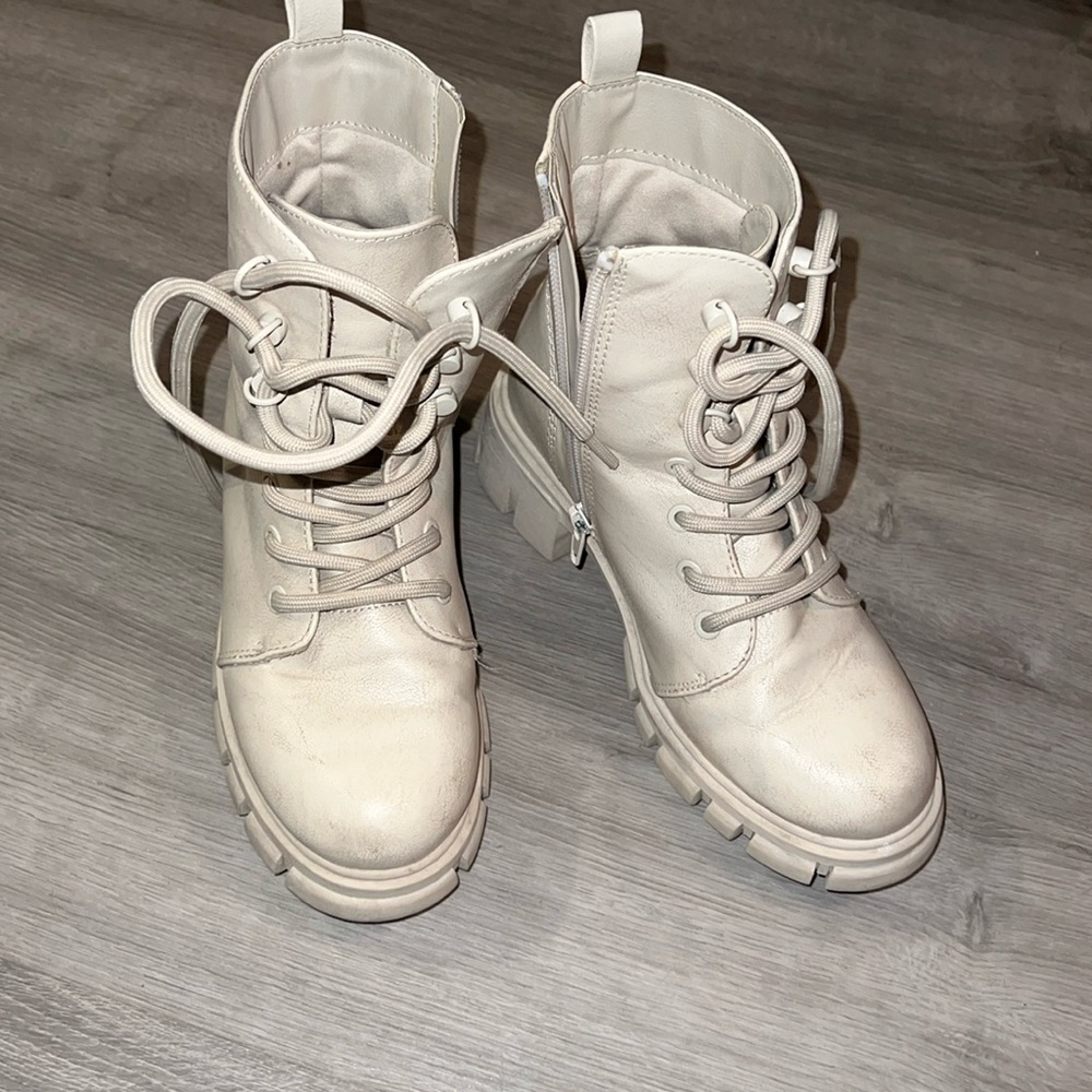 Tan color girls boots